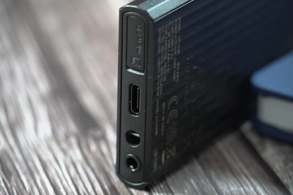 Sony NW-A306 Ein- und Ausgänge