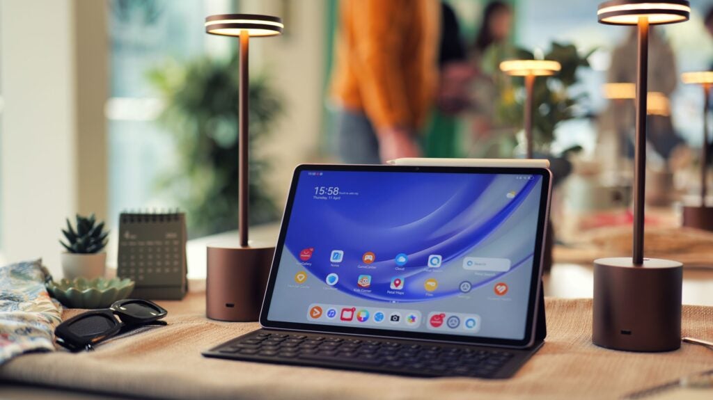 Huawei MatePad 11.5S PaperMatte Edition auf einem Tisch