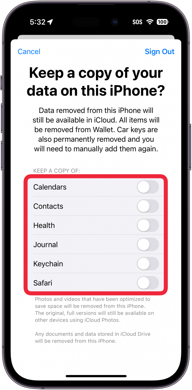 iPhone-Apple-ID-Abmeldevorgang, bei dem der Benutzer aufgefordert wird, eine Kopie seiner Daten herunterzuladen, mit einem roten Kästchen um die verfügbaren Schalter