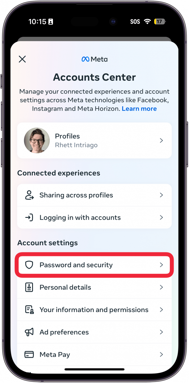 iPhone-Facebook-App mit einem roten Kästchen um Passwort und Sicherheit