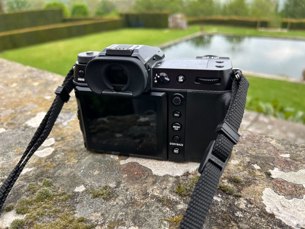 Fujifilm GFX100S II hinten