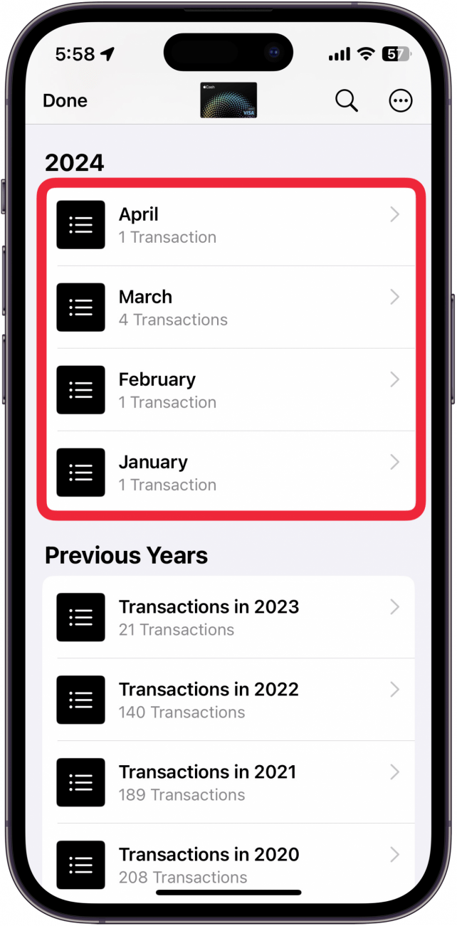 Transaktionsverlauf der iPhone-Wallet-App mit einem roten Kästchen um Transaktionen ab 2024