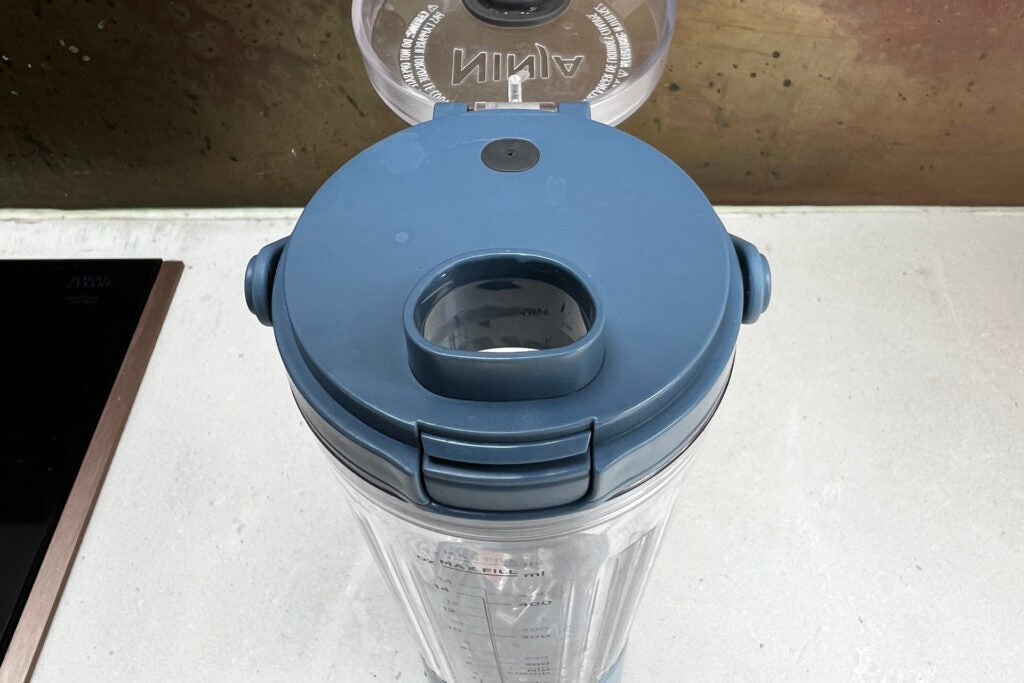 Deckel des kabellosen tragbaren Mixers Ninja Blast