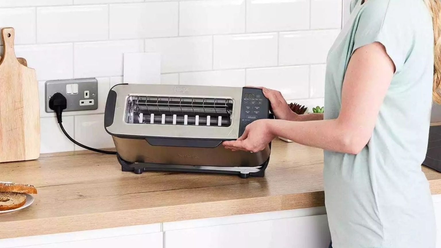 Der 2 in 1 Toaster von Ninja ist fuer einen Hungerlohn zu haben
