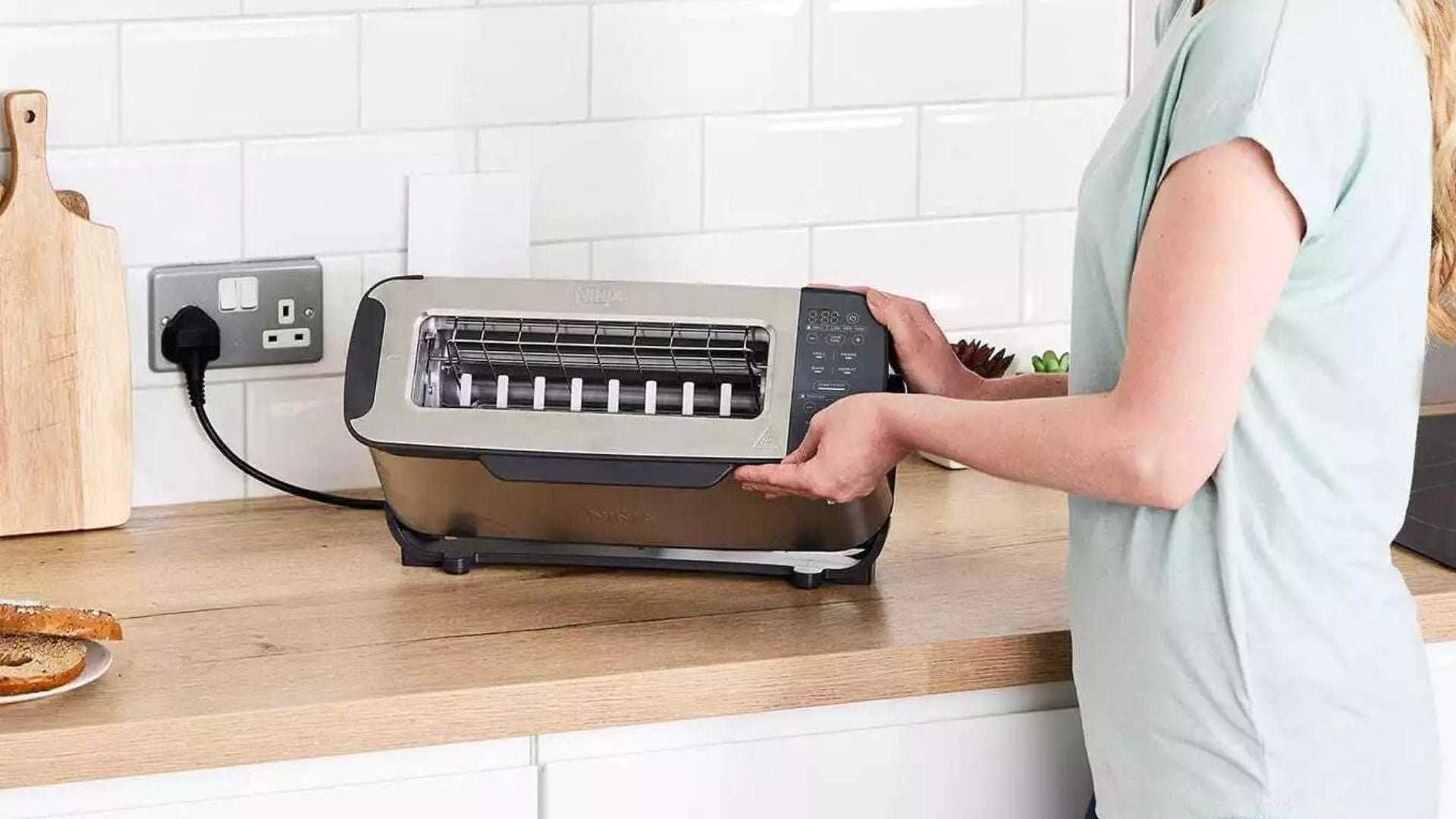Der 2 in 1 Toaster von Ninja ist fuer einen Hungerlohn zu haben