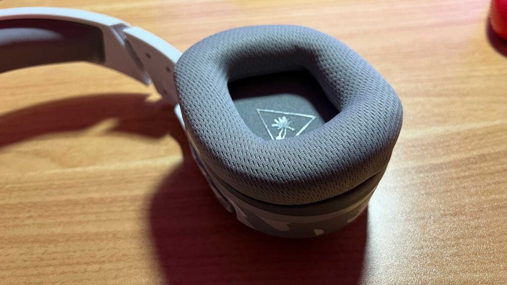 Der Körbchenstoff des Turtle Beach Stealth 600 Gen 2 MAX