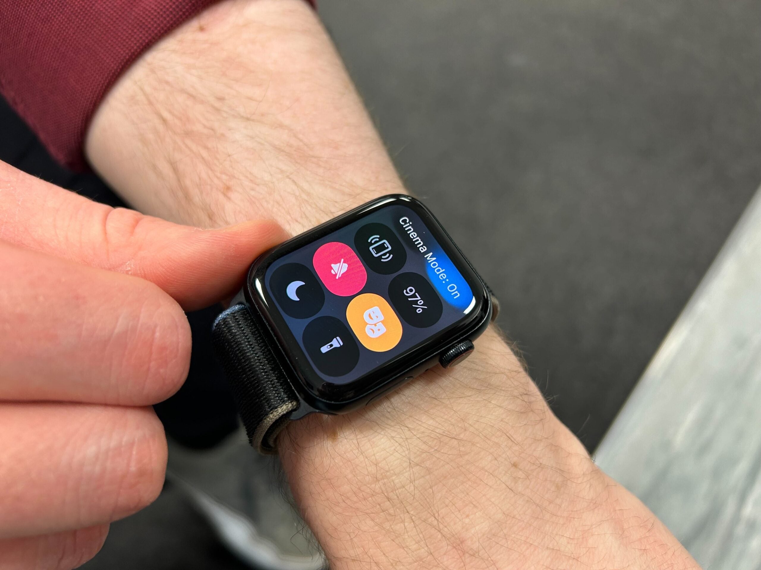 1717410999 305 So richten Sie den Theatermodus auf der Apple Watch ein