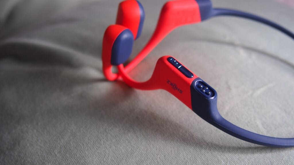 Shokz OpenSwim Pro Ladeeingang