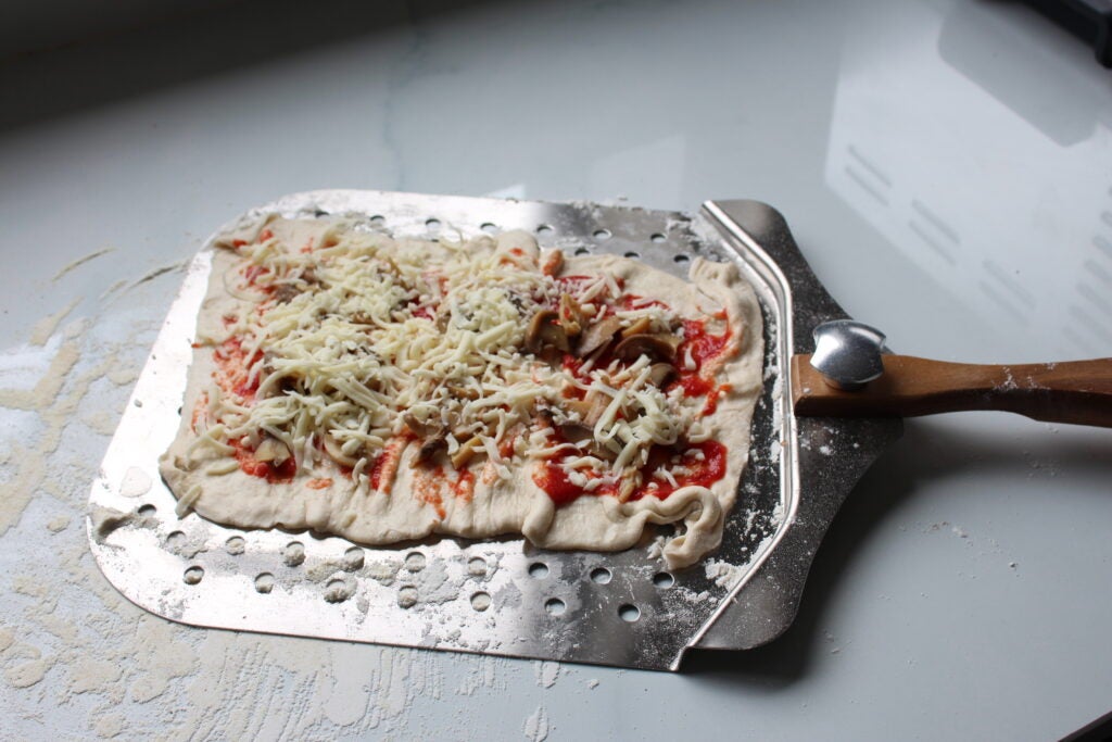 Cuisinart Indoor-Pizzaofen – Gemüsepizza zubereitet