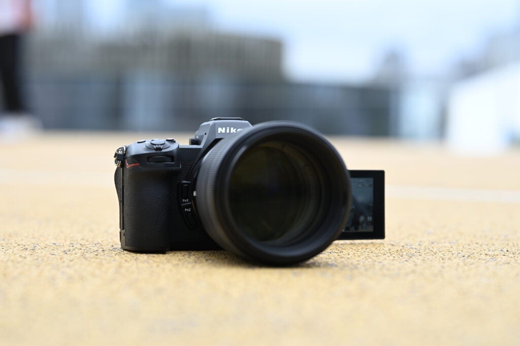Nikon Z6 III Front- und ausklappbares Display