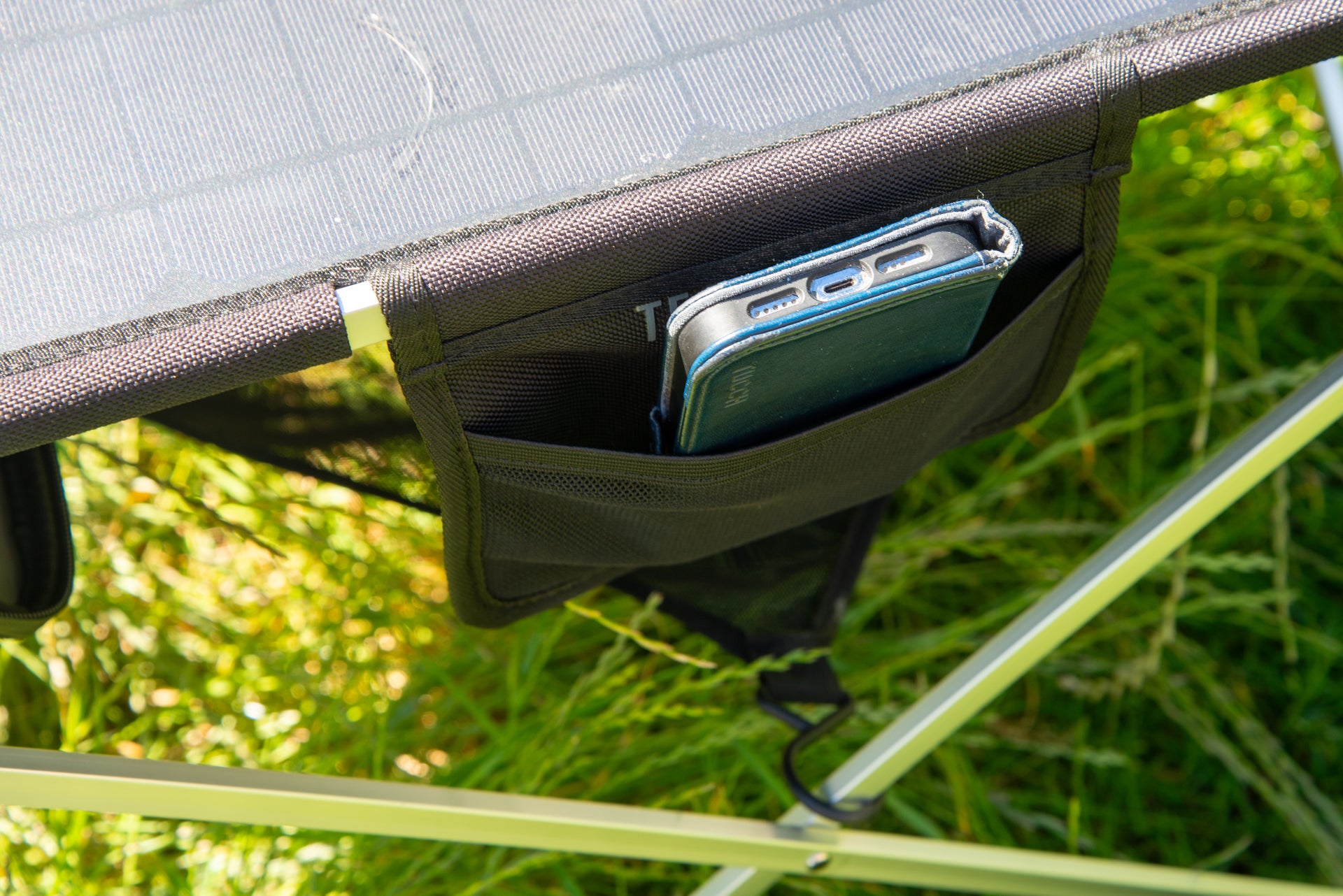 Technaxx TX-252 Seitentasche mit Telefon