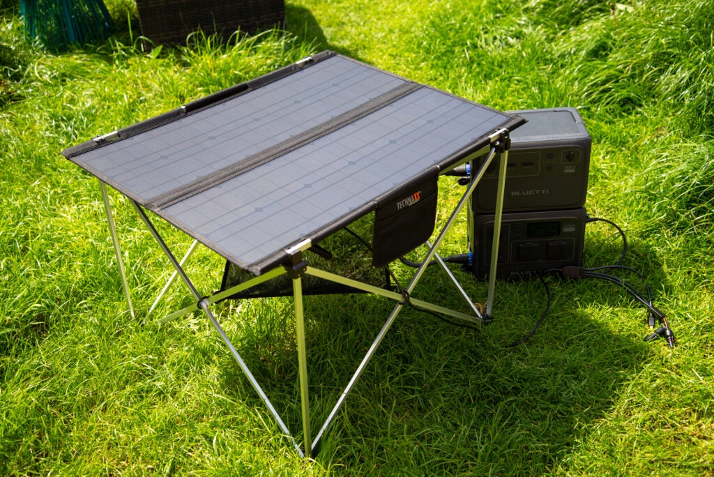 1719593288 Technaxx faltbarer Solar Campingtisch 60W TX 252 Testbericht