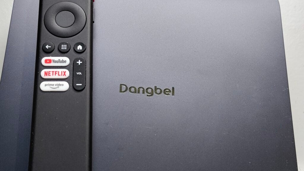 Dangbei Atom mit Fernbedienung