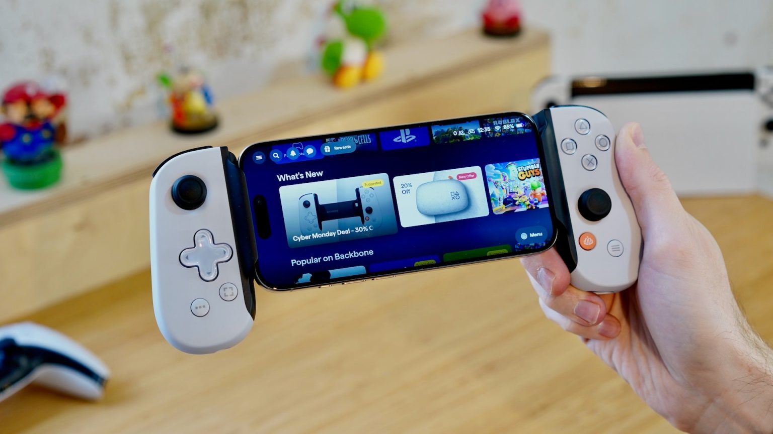 Dieser guenstige Mobilcontroller ist ein Muss fuer PlayStation Fans