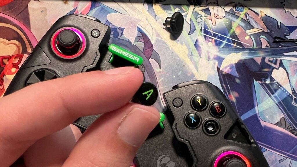 Austauschen einer Taste am GameSir X4 Aileron.