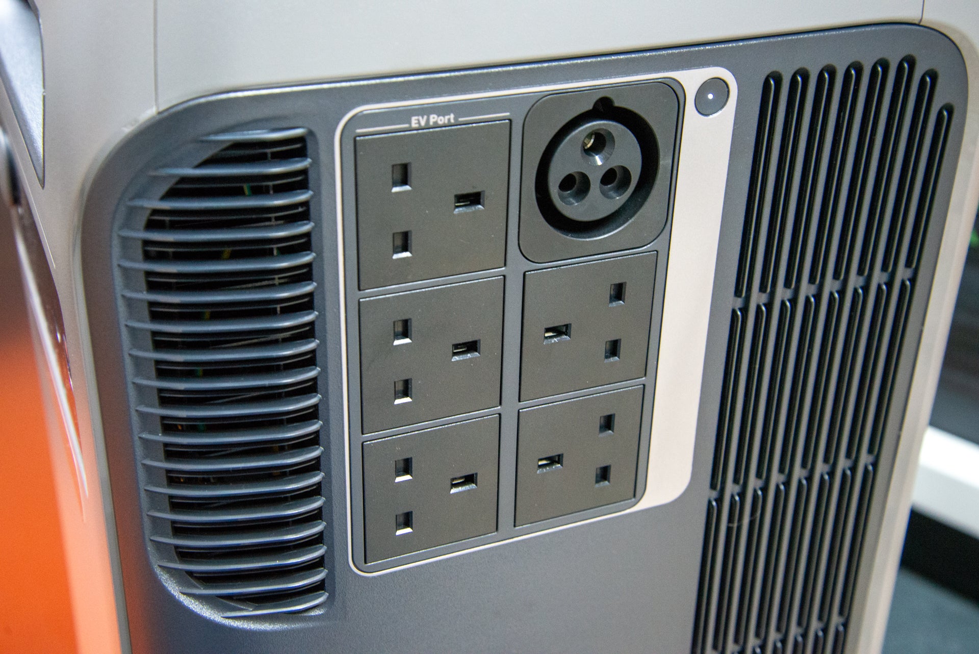 Anker Solix F3800 AC-Steckdosen