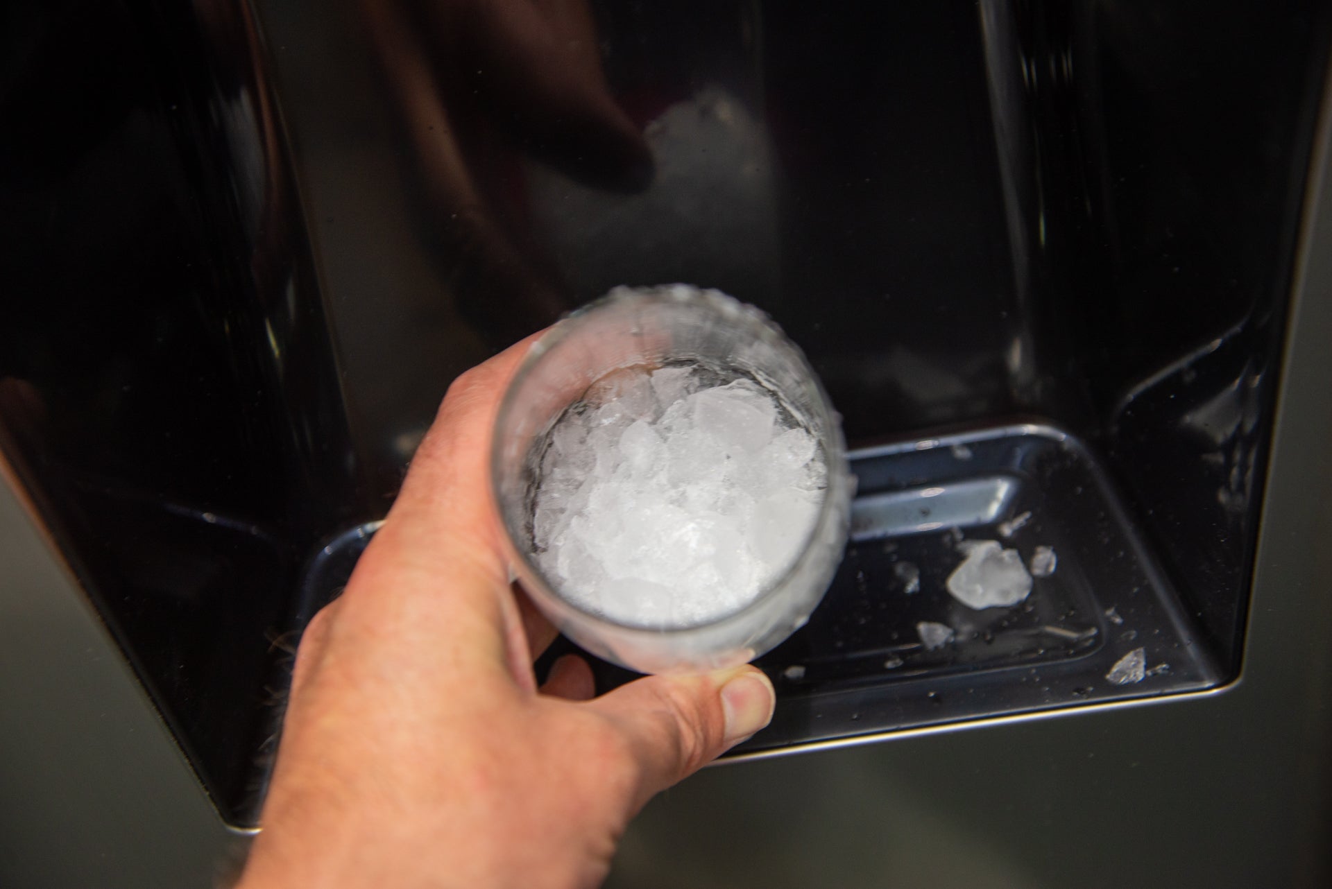 Hisense RS694N4ICE Crushed Ice