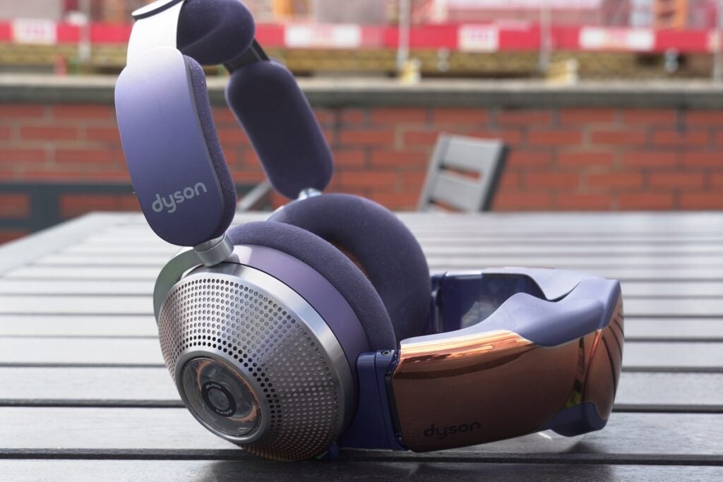 Dyson Zone mit angebrachtem Visier, Seitenansicht