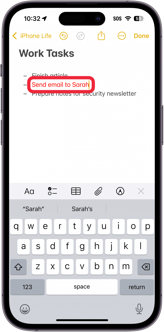 iPhone-Notizen-App mit einer geöffneten Notiz und einem roten Kästchen um roten Text