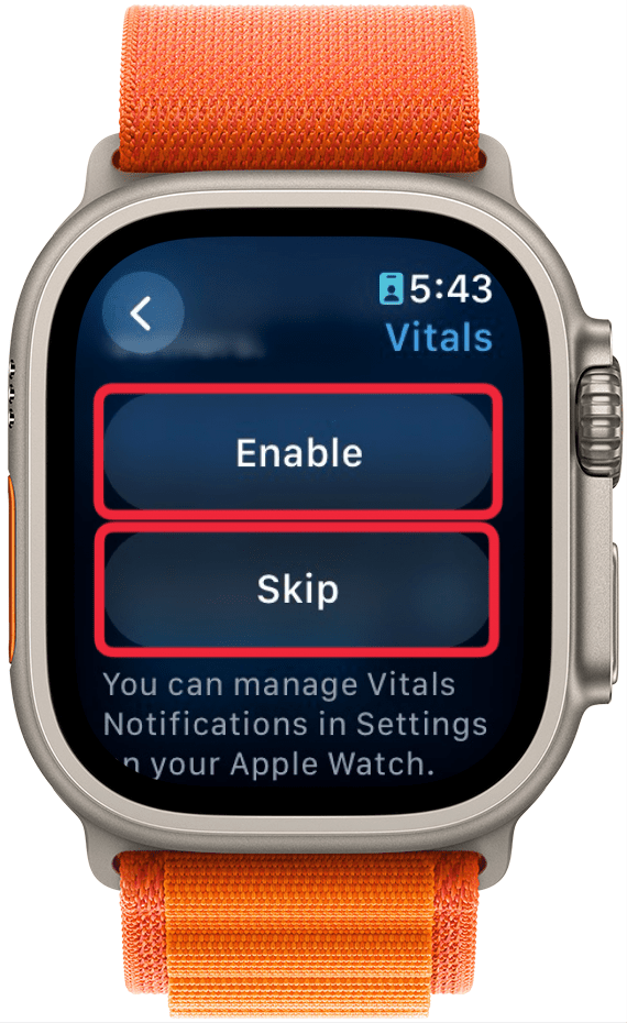Einführungsbildschirm der Apple Watch Vitals-App mit einem roten Kästchen um die Schaltflächen „Aktivieren“ und „Überspringen“