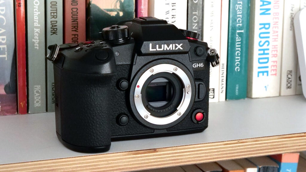 Panasonic Lumix GH6 ohne angesetztes Objektiv