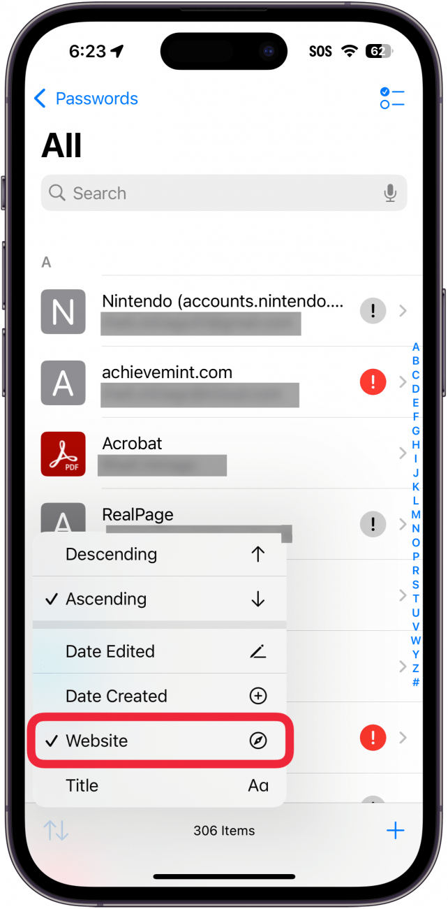 iPhone-Passwort-App: Alle Passwörter im Menü mit Sortieroptionen und einem roten Kästchen um die Website