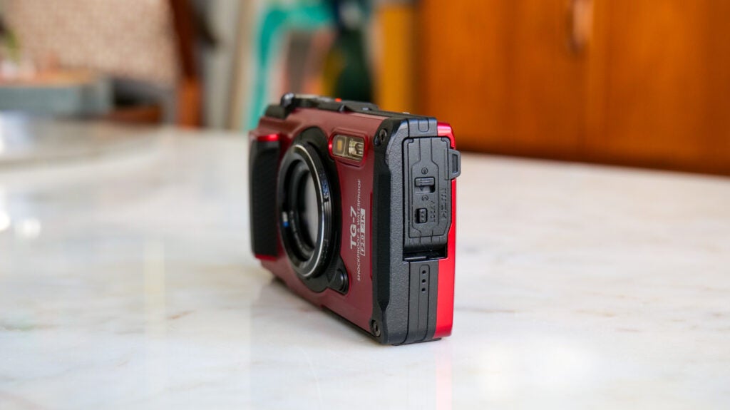 OM Tough TG-7 Seite