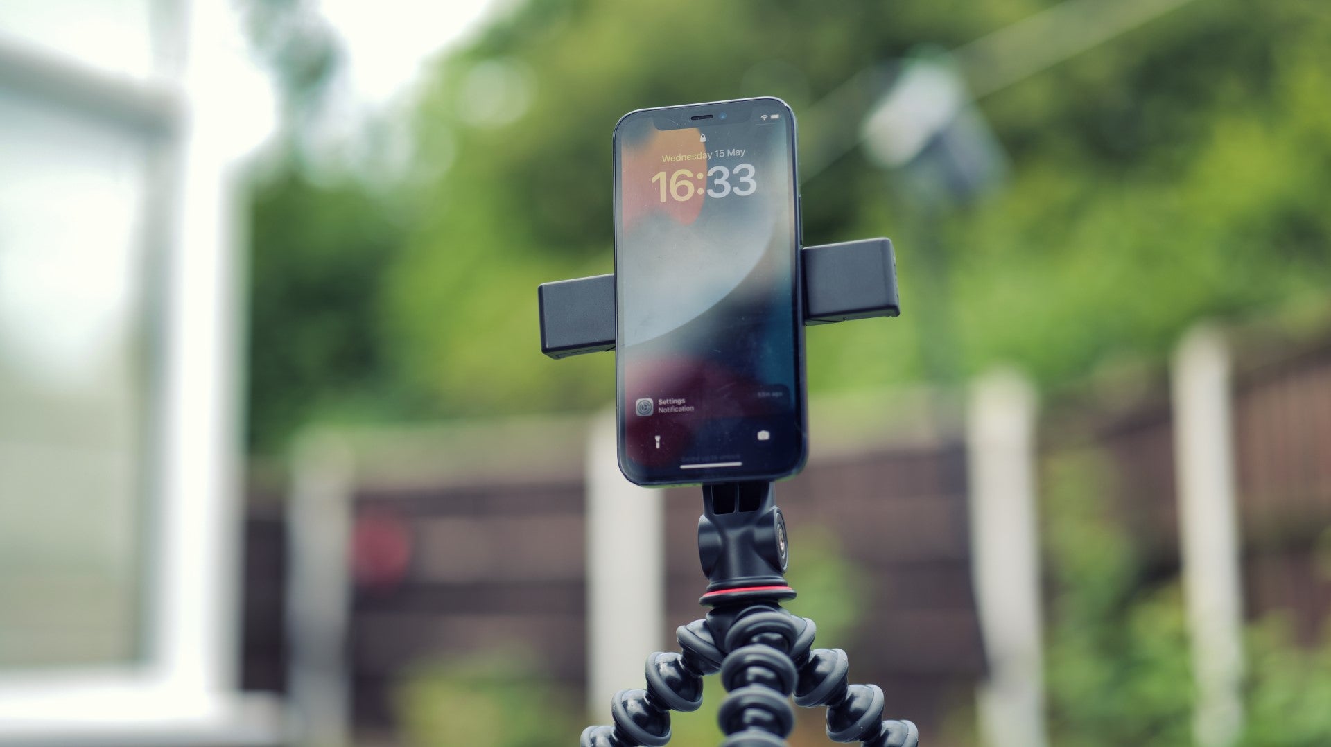 1724166045 Joby GripTight GorillaPod fuer MagSafe Testbericht