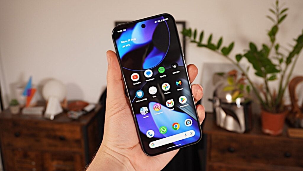 Google Pixel 9 Pro XL in der Hand