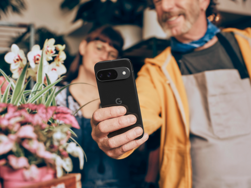 Google Pixel 9 in der Hand