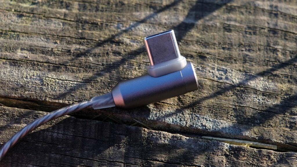 SoundMagic E80D USB-Anschluss