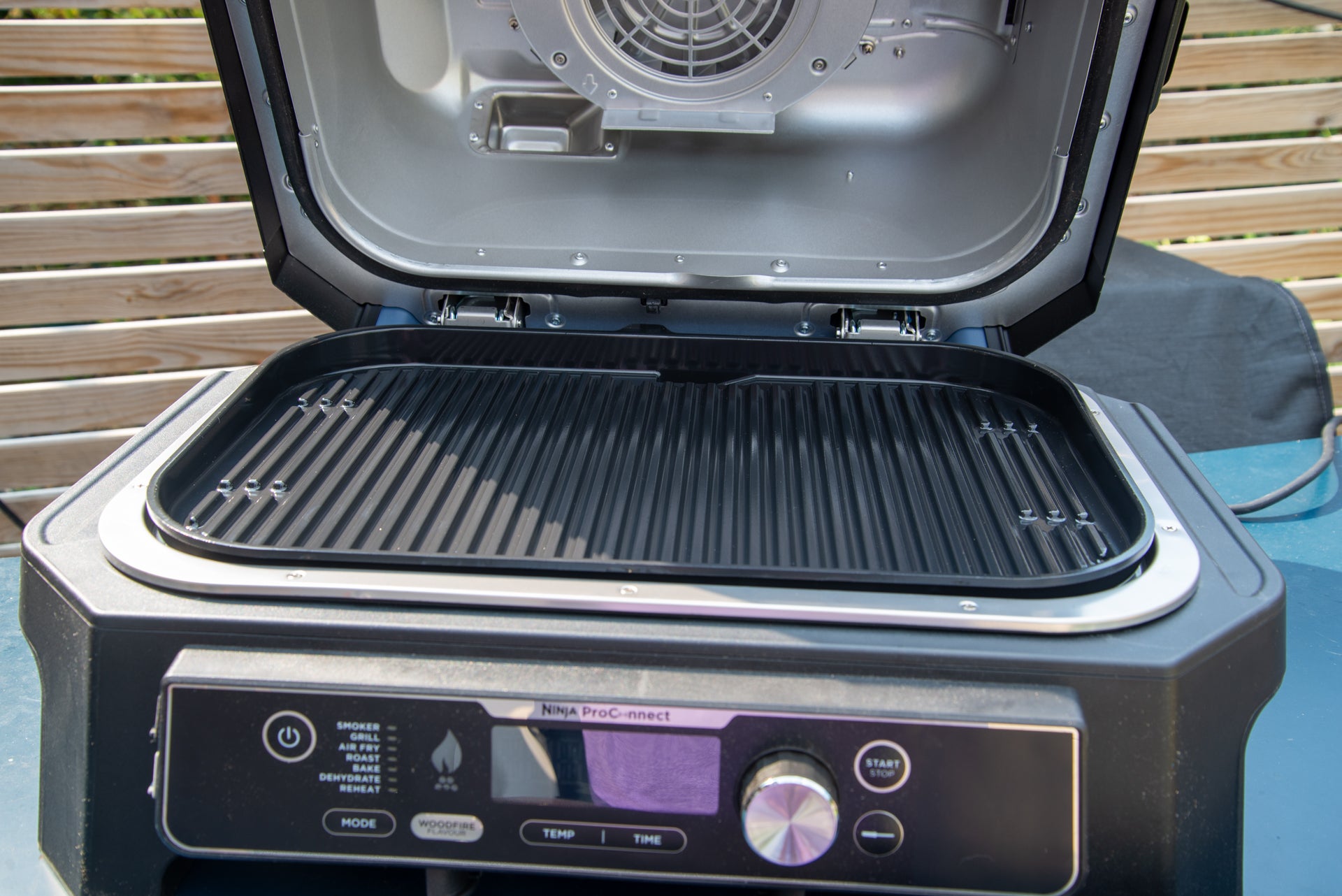 Ninja Woodfire Pro Connect XL Elektro-BBQ-Grill & Smoker Grillplatte