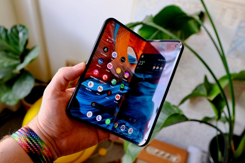 Google Pixel 9 Pro im geöffneten Zustand
