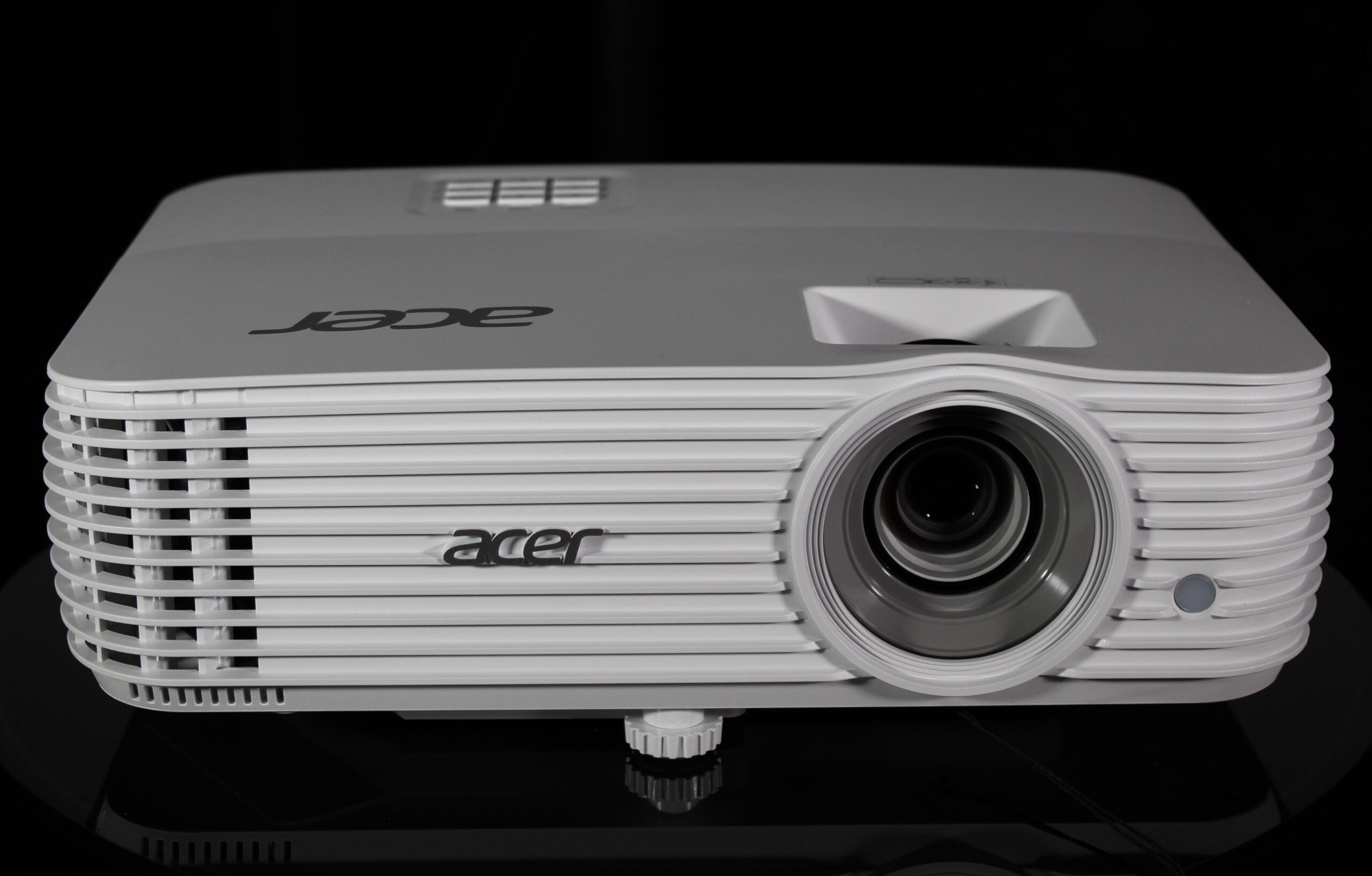 1725878905 Acer H6815BD Testbericht
