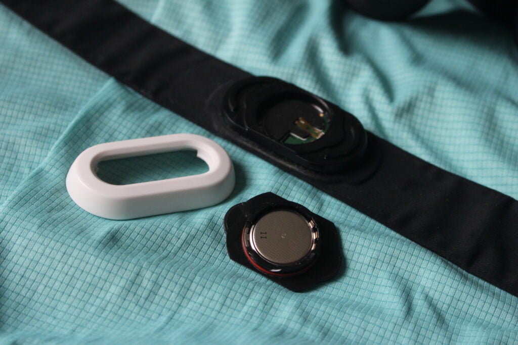 Garmin HRM-Pro Plus-Modul und Gurt zerlegt