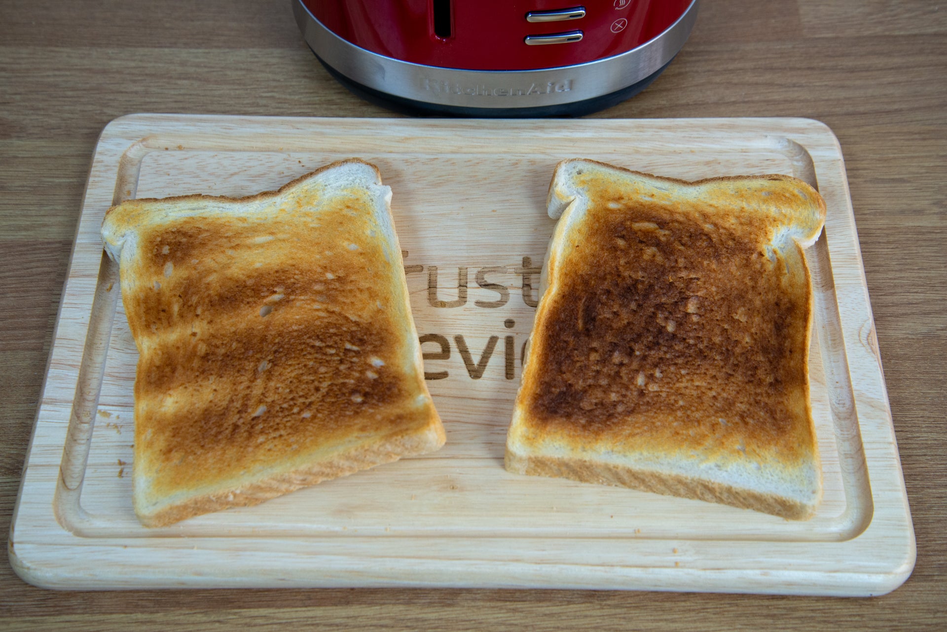 KitchenAid Toaster Zwei Scheiben Toast nach zwei Durchgängen