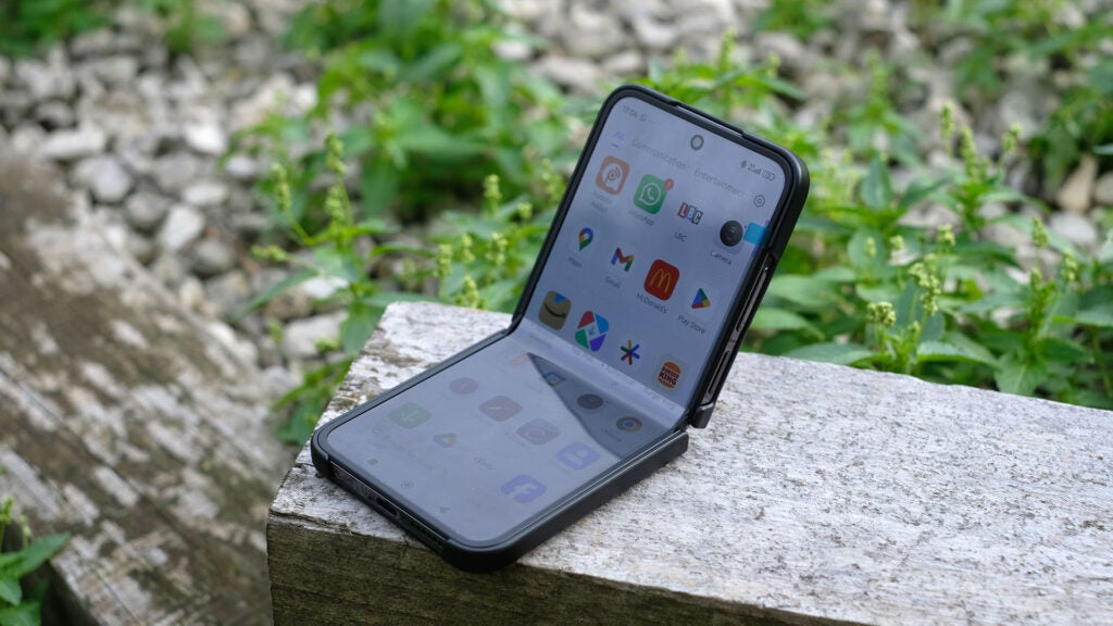 Xiaomi Mix Flip halb gefaltet