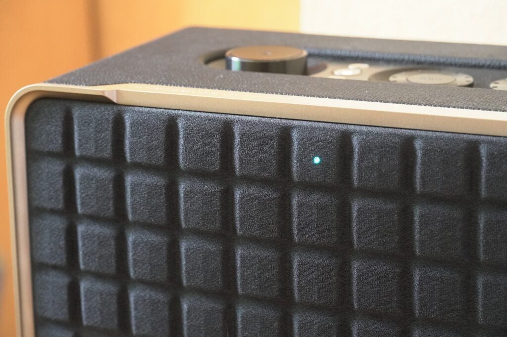 JBL Authentics 300 Alexa