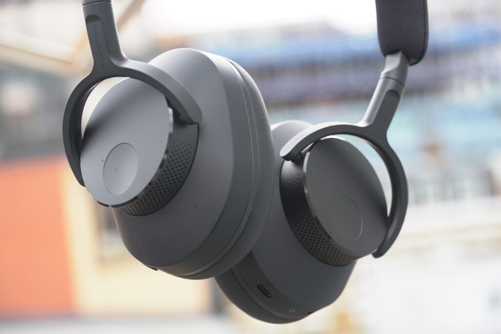 Cambridge Melomania P100 hängend