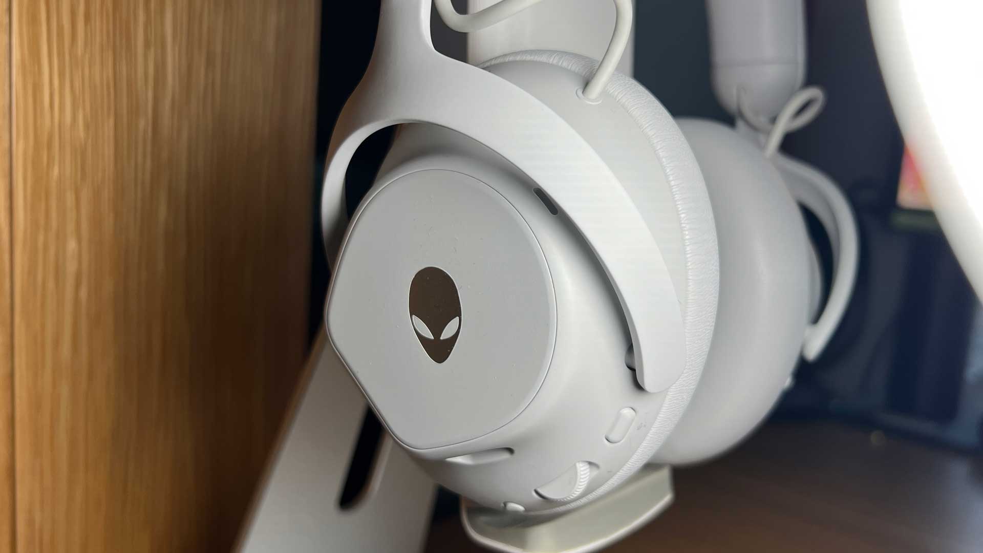 1728483874 Testbericht zum Alienware Pro Headset
