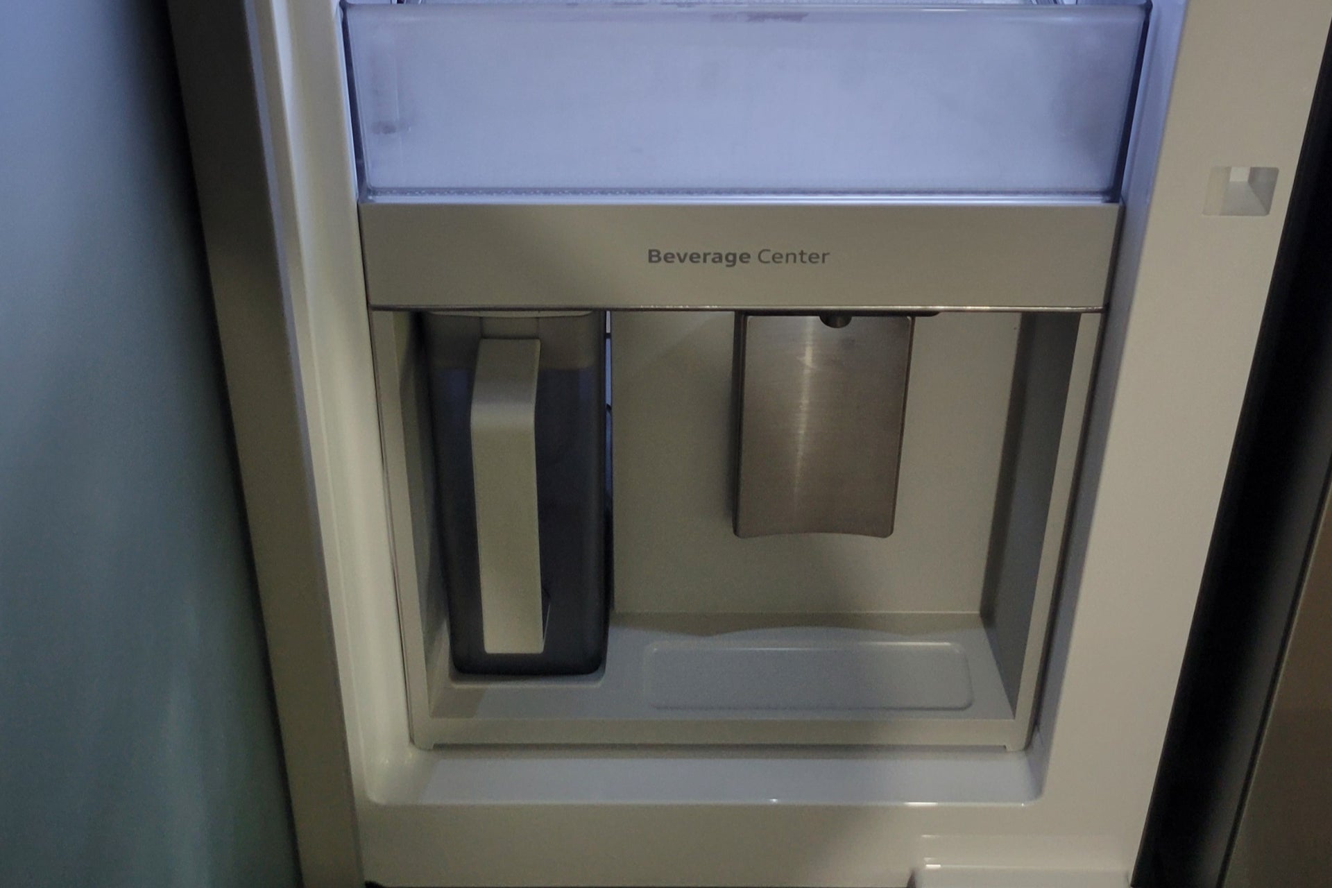 Samsung RF23DB9700QL Getränkecenter