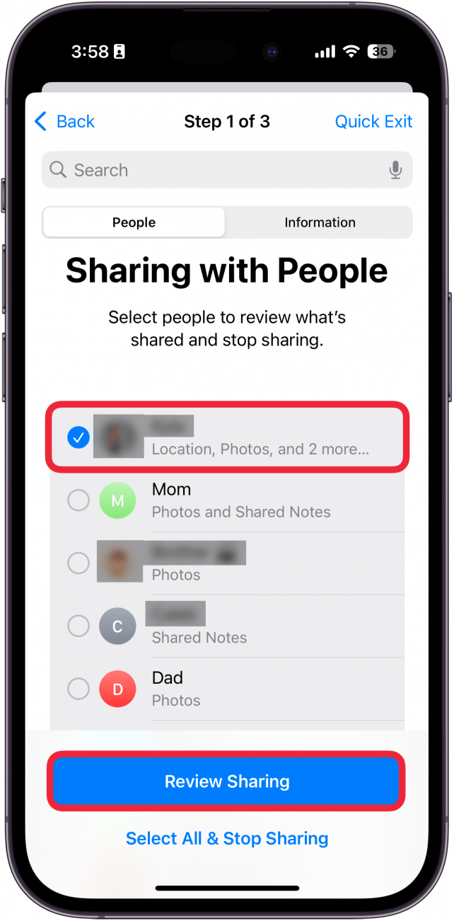 Das iPhone verwaltet die Freigabe und den Zugriff und zeigt eine Liste von Kontakten mit einem roten Kästchen um einen Kontakt und einem roten Kästchen um das Teilen von Bewertungen an
