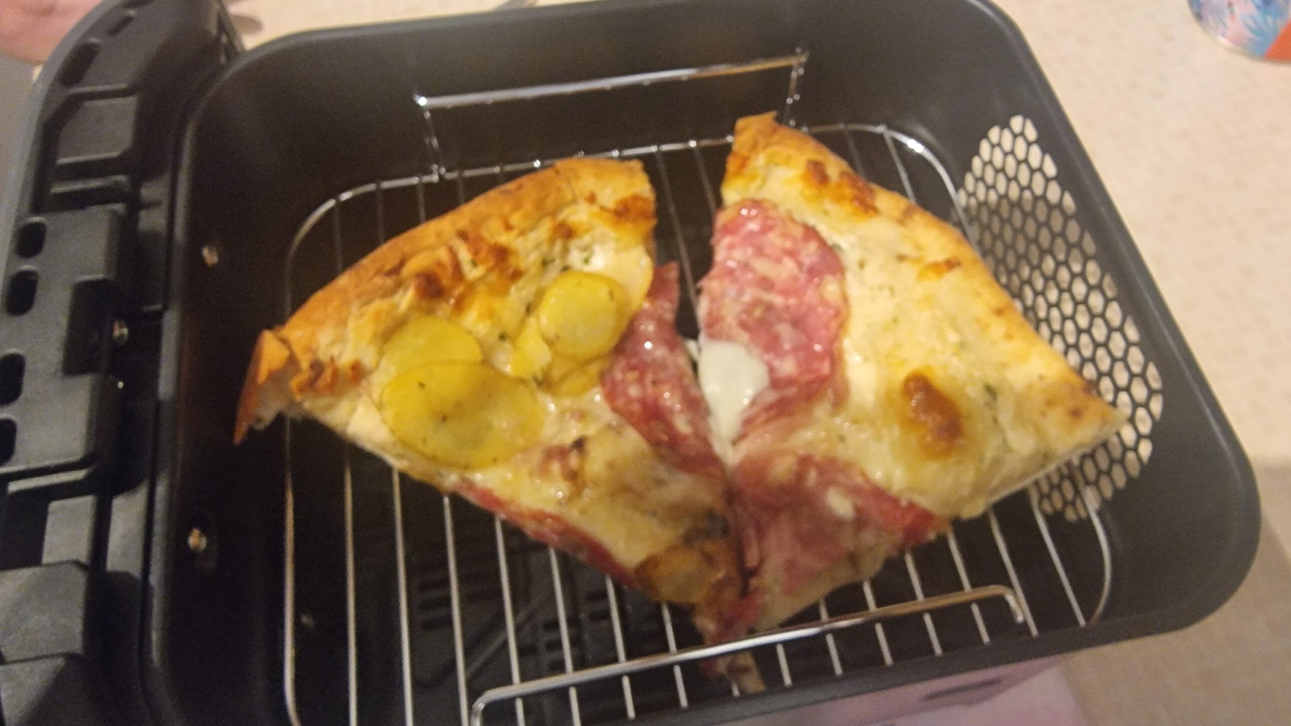 1729251381 262 Dies ist die beste Art Pizza in einer Heissluftfritteuse zuzubereiten