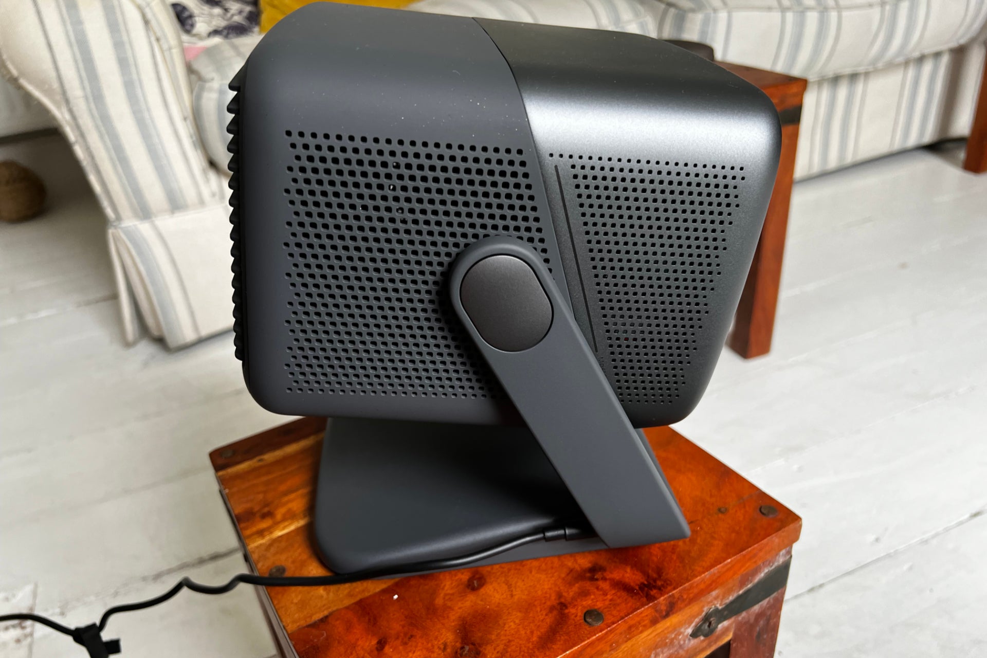 JMGO N1S Pro 4K Seitenansicht