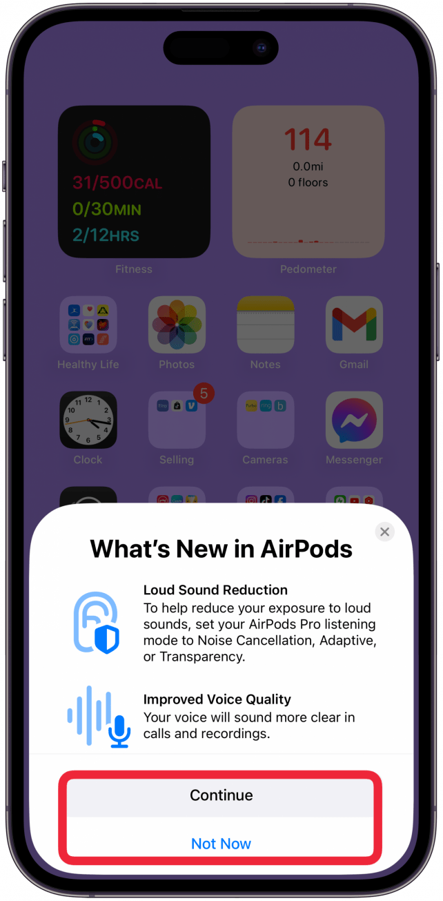 Wenn die AirPods über neue Funktionen verfügen, werden möglicherweise Benachrichtigungen angezeigt, die erklären, was diese sind und wie sie verwendet werden. Befolgen Sie einfach die Anweisungen auf dem Bildschirm, um die Funktionen zu aktivieren oder zu deaktivieren.