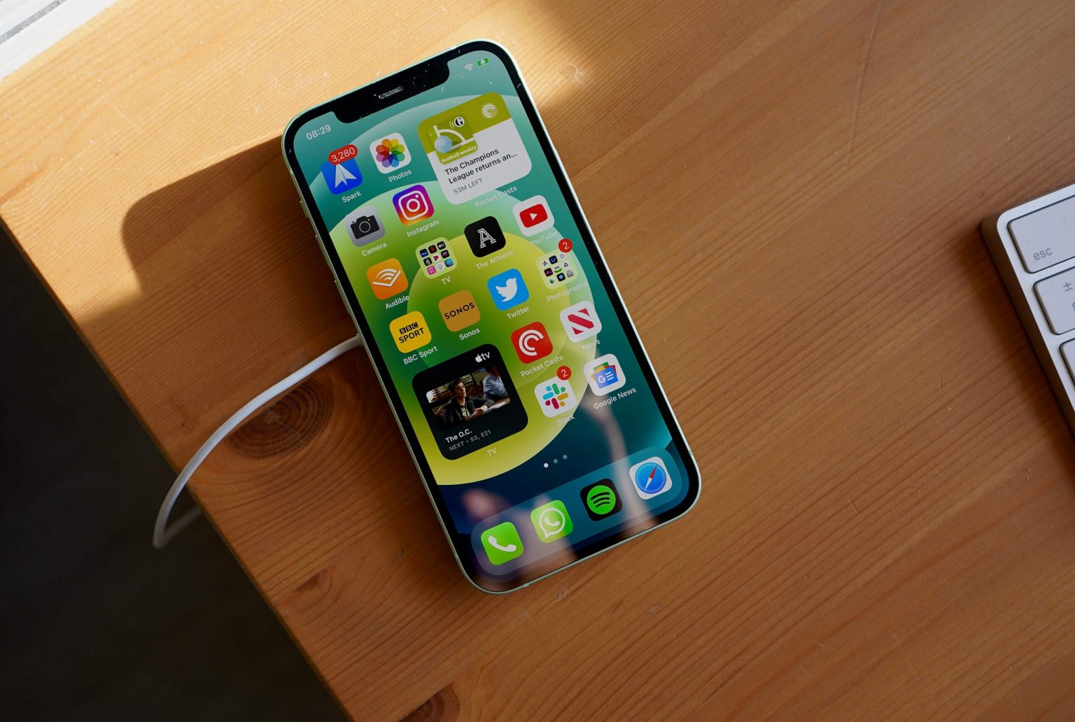 Argos verkauft das iPhone 12 guenstiger als das iPhone SE