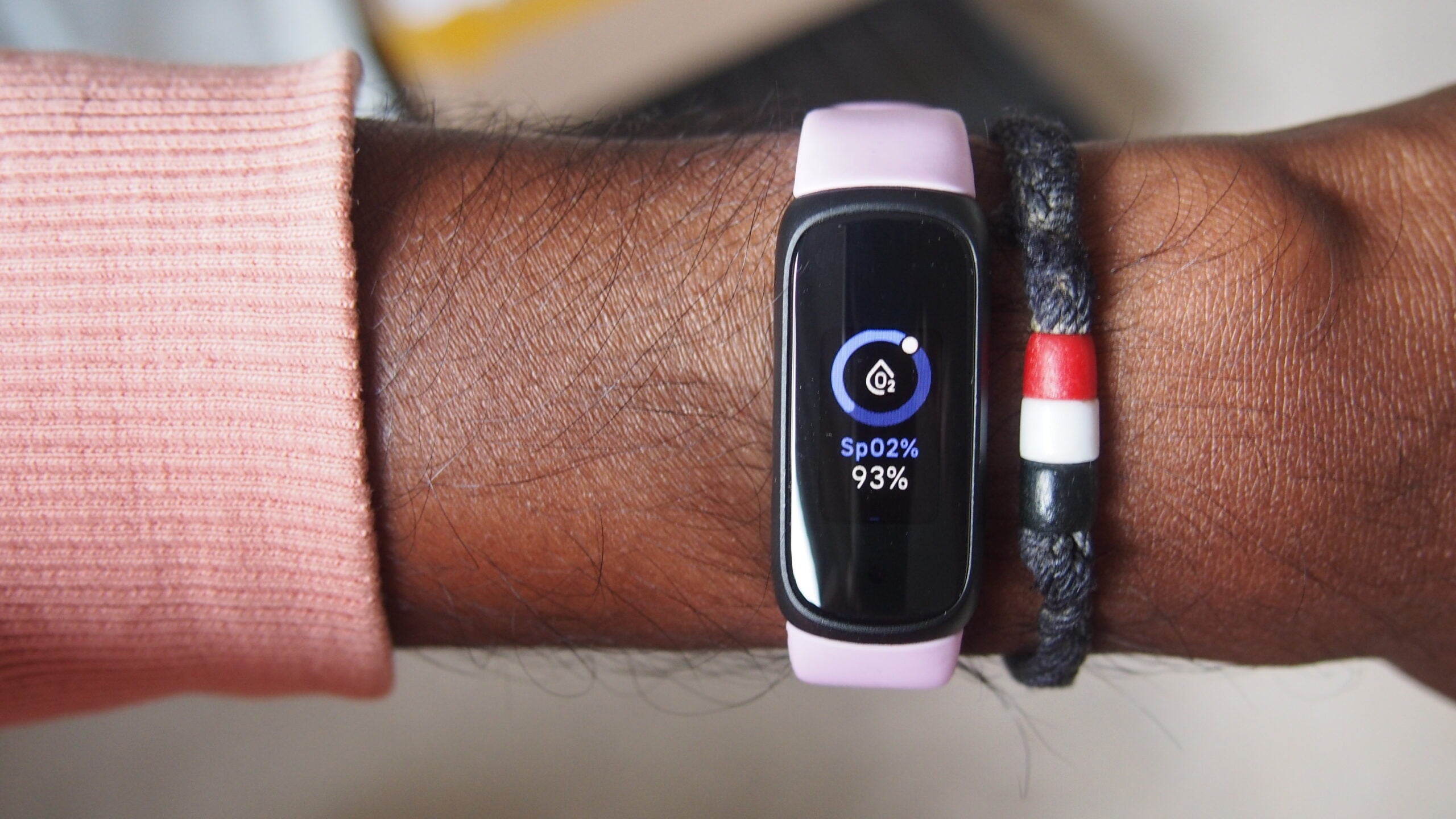 Das Vier Sterne Fitbit Inspire 3 ist an diesem Black Friday ein
