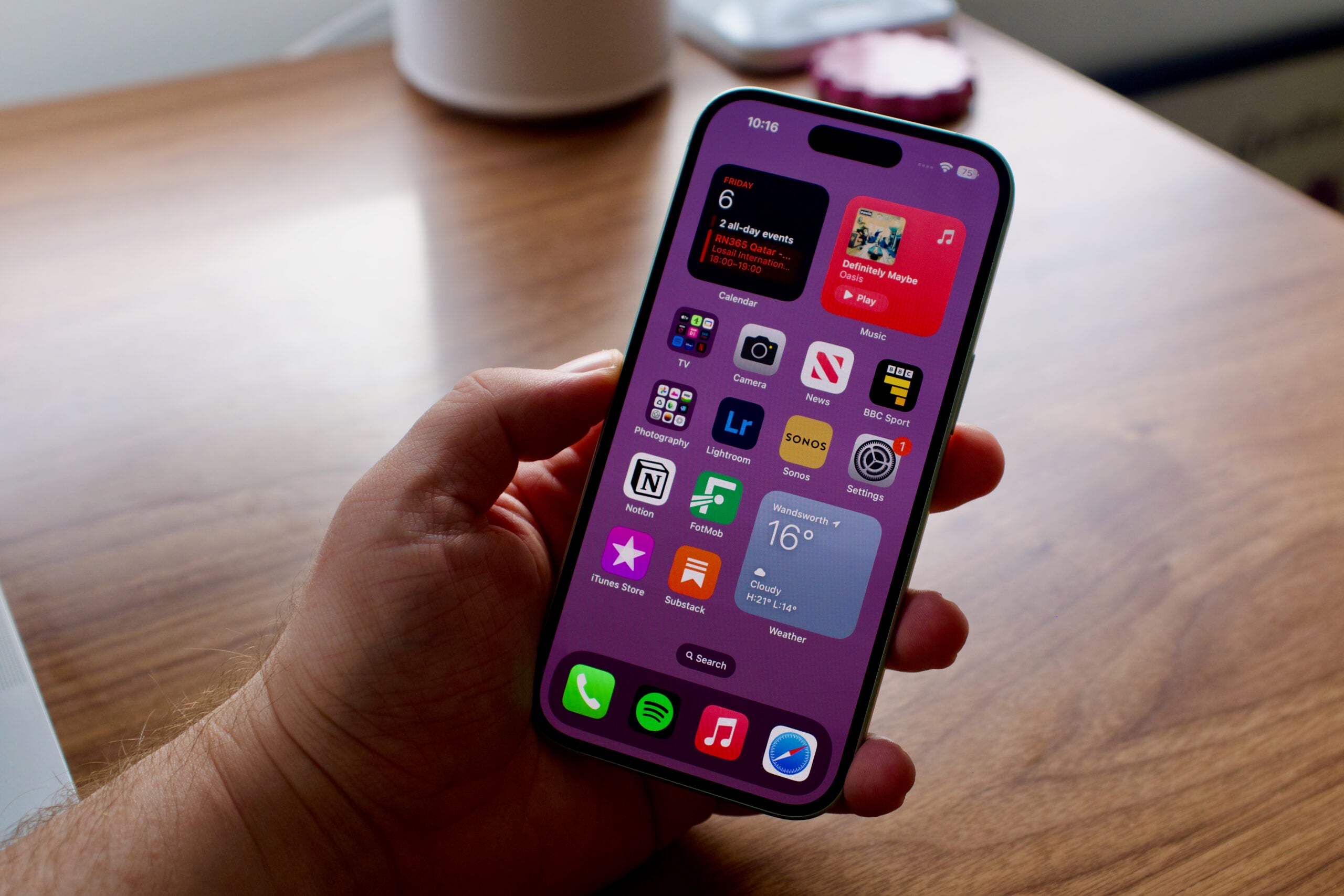 Mit diesem Telefonangebot erhalten Sie unbegrenztes Datenvolumen und ein iPhone
