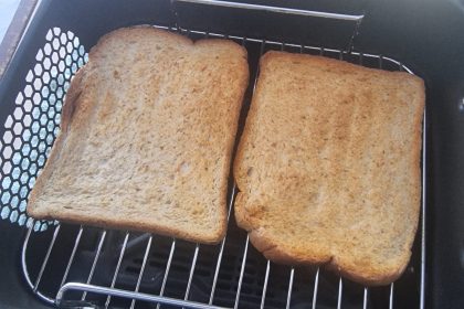 So bereiten Sie Toast in einer Heissluftfritteuse zu