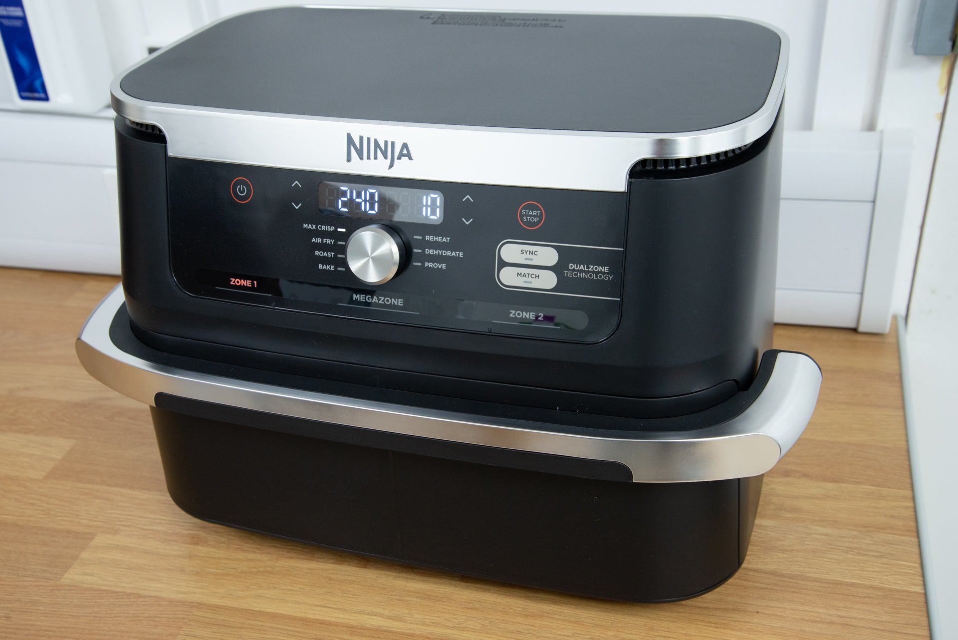 Bei dieser fantastischen Ninja FlexDrawer Heissluftfritteuse koennen Sie immer noch